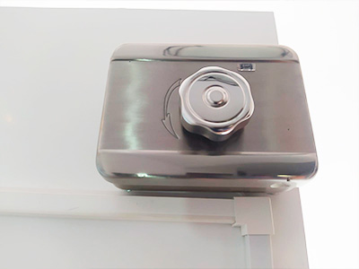 Cerradura de superficie